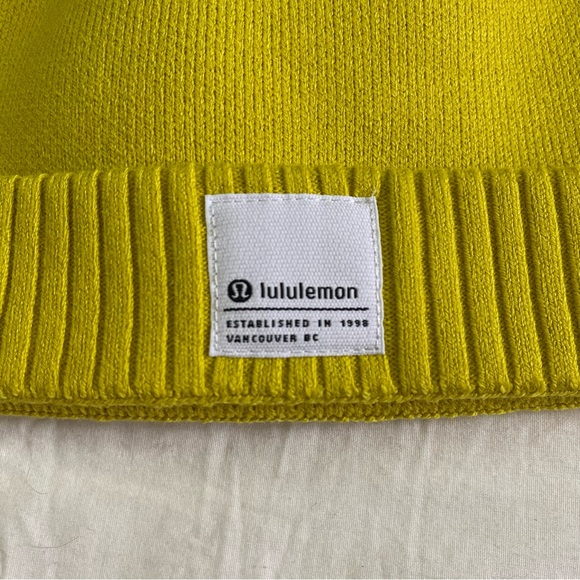 Lululemon Fold Up Knit Beanie *Patch SOLL Soleil Yellow Size S/M - Picture 3 of 5